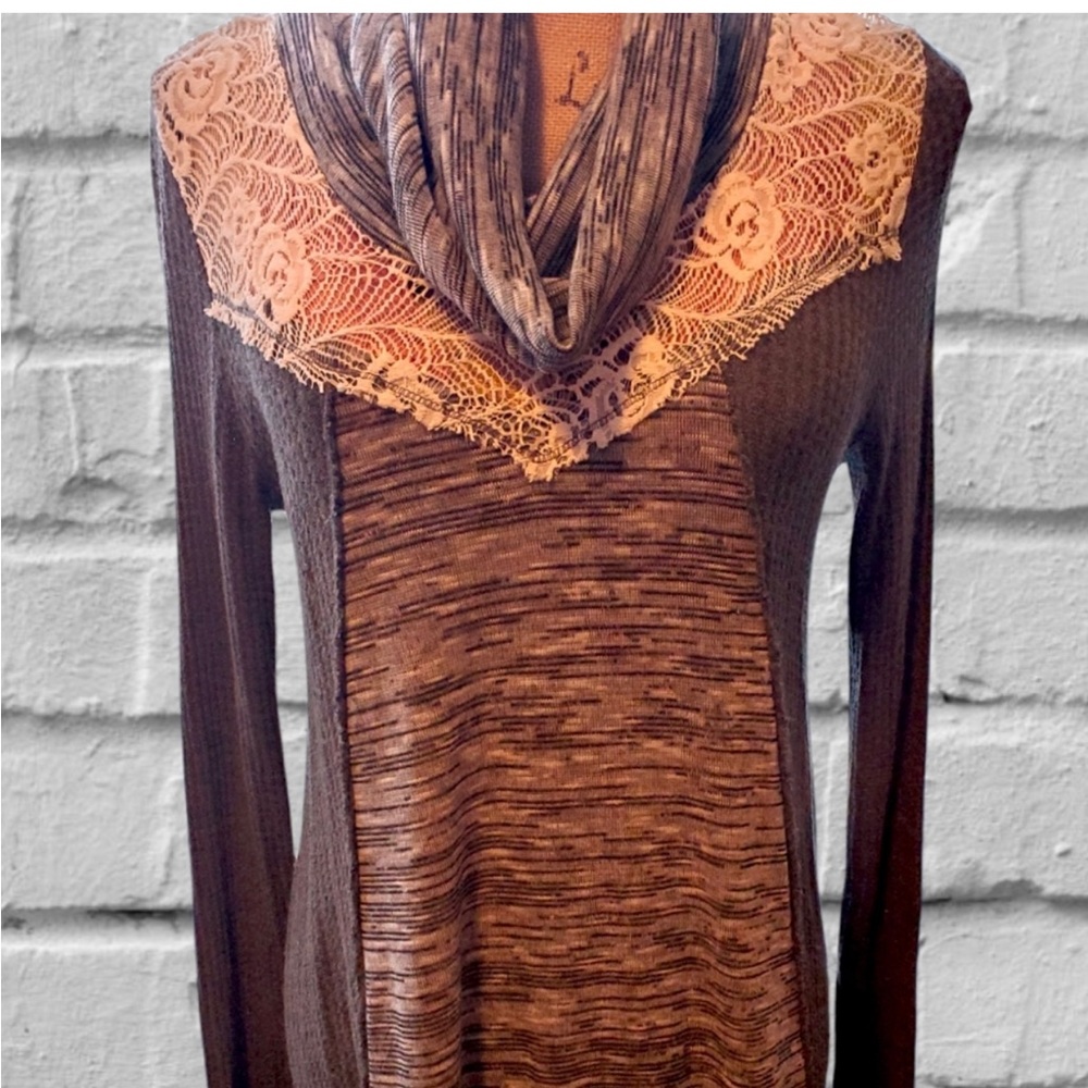 $25 Women's size M Jolt Top